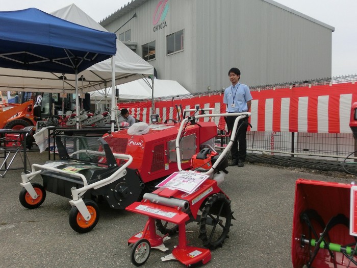 フジイコーポレーション（株）さま　ロータリ除雪機、自走式草刈機を出展です！